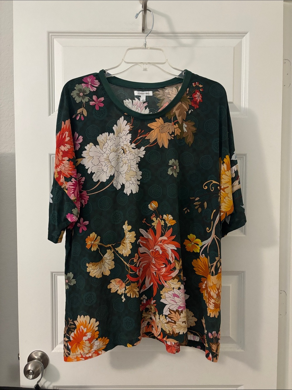 Johnny Was Dark Green Floral 100% Silk Short-Sleeve Tee Crew Neck Garden boho